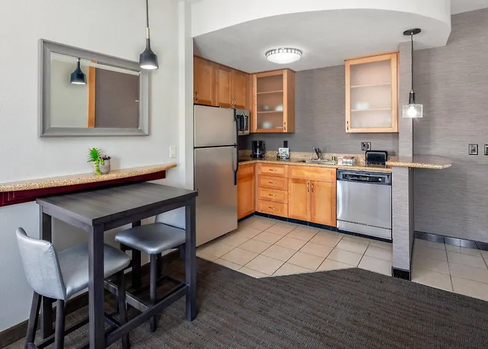 Phoenix Nw/surprise Hotel 3*