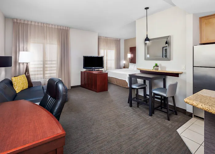 Hotel Phoenix Nw/surprise 3*